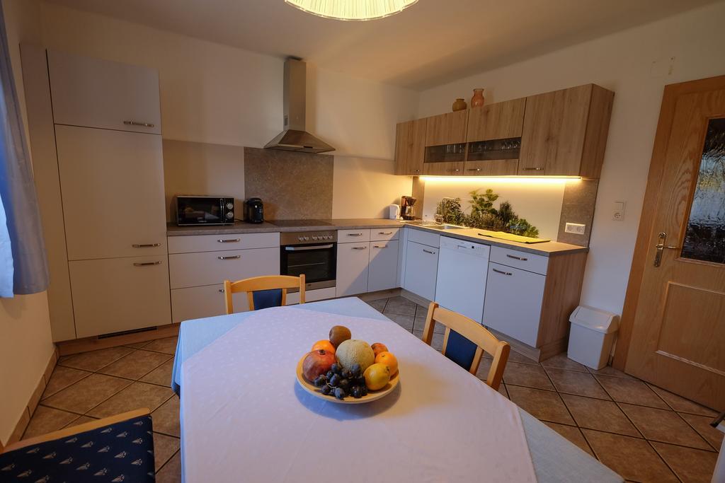 Haus Hubertus Appartement Radnig Buitenkant foto